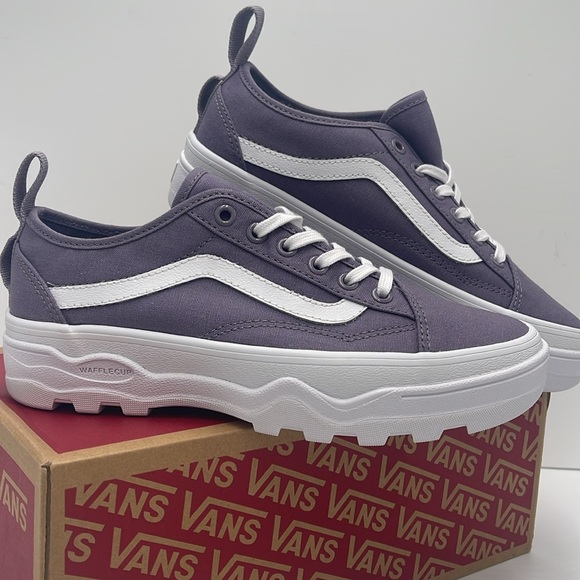 Vans WMNS Sentry Old Skool Gray Ridge
VN0A5KR3NKE
Sneakers - Picture 7 of 16